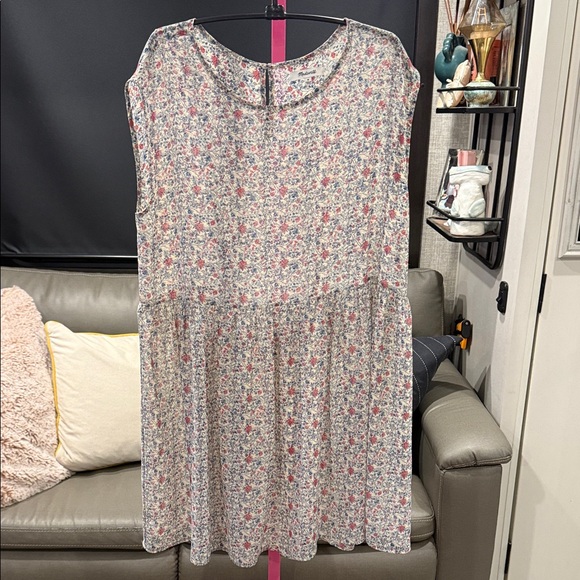 Madewell Dresses & Skirts - Madewell Floral Print Dress in Red and Blue size medium